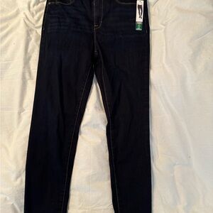 New with tags skinny jeans!
